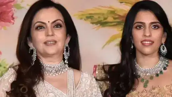 ‘Saas-bahu’ Nita Ambani और Shloka Mehta ने रचाई शाही अदाएं, शादी में बिखेरा रॉयल जलवा
