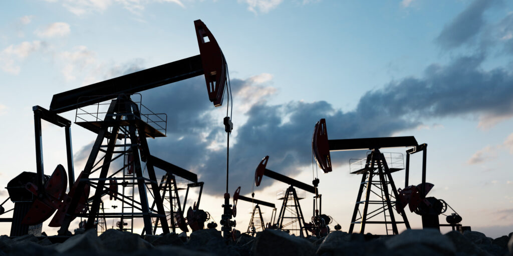 Iran War Oil Prices : Oil tanker passing through the Strait of Hormuz as global oil prices surge amid Iran conflict